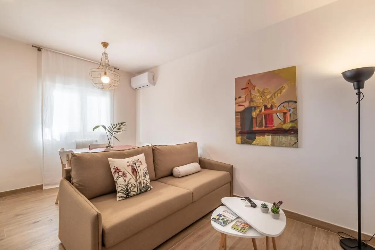 Bns Triunfo Centro Suites Granada Apartment