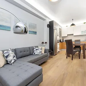 Apartamento Precioso Piso Con Terraza En Centro De, Granada